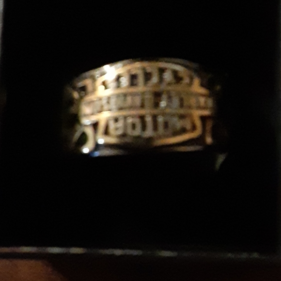 Meet your Posher, Felix - Picture 3 of 3